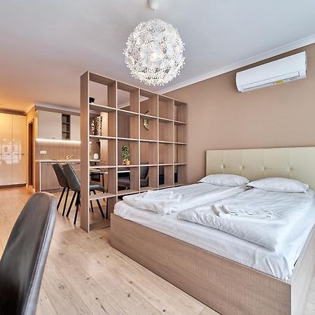 Comfy Luxury Center Apartment Варна Экстерьер фото