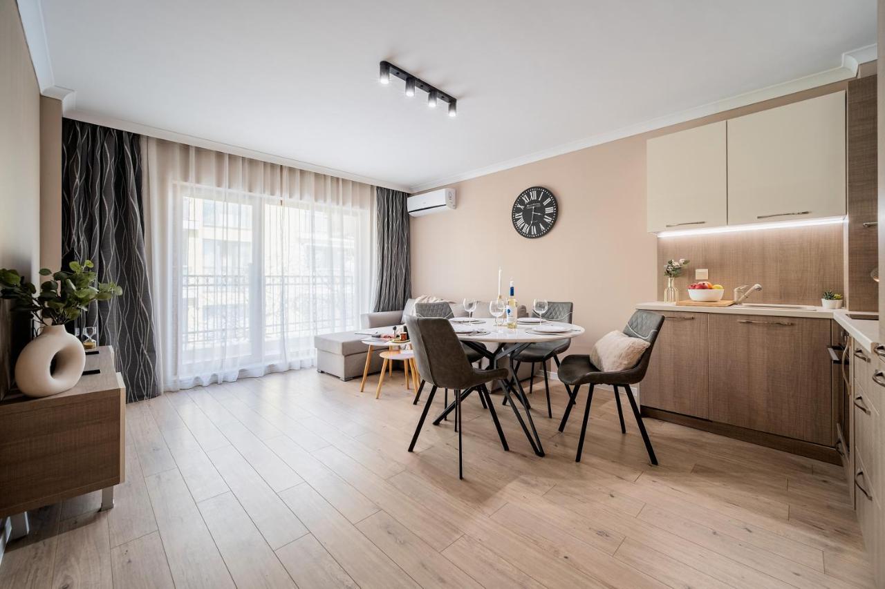 Comfy Luxury Center Apartment Варна Экстерьер фото