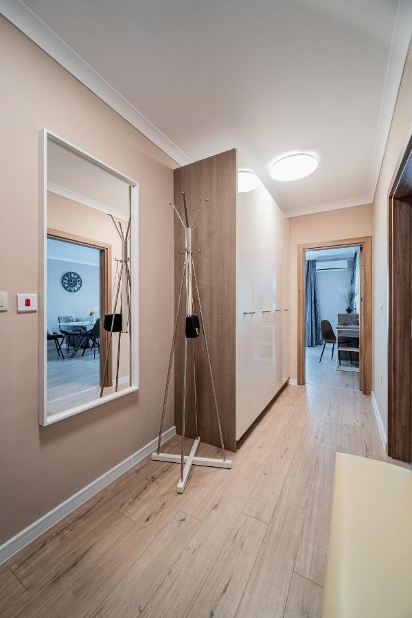 Comfy Luxury Center Apartment Варна Экстерьер фото