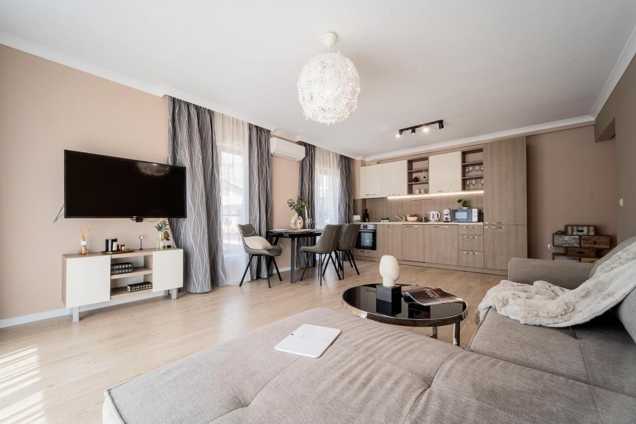 Comfy Luxury Center Apartment Варна Экстерьер фото