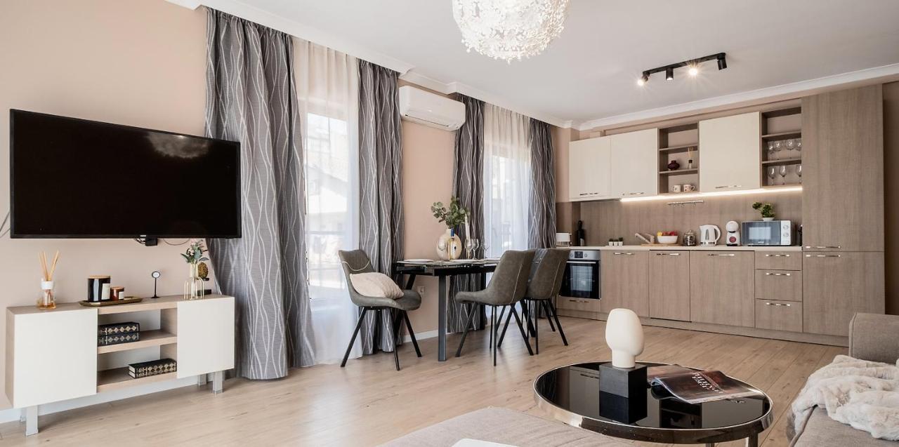 Comfy Luxury Center Apartment Варна Экстерьер фото