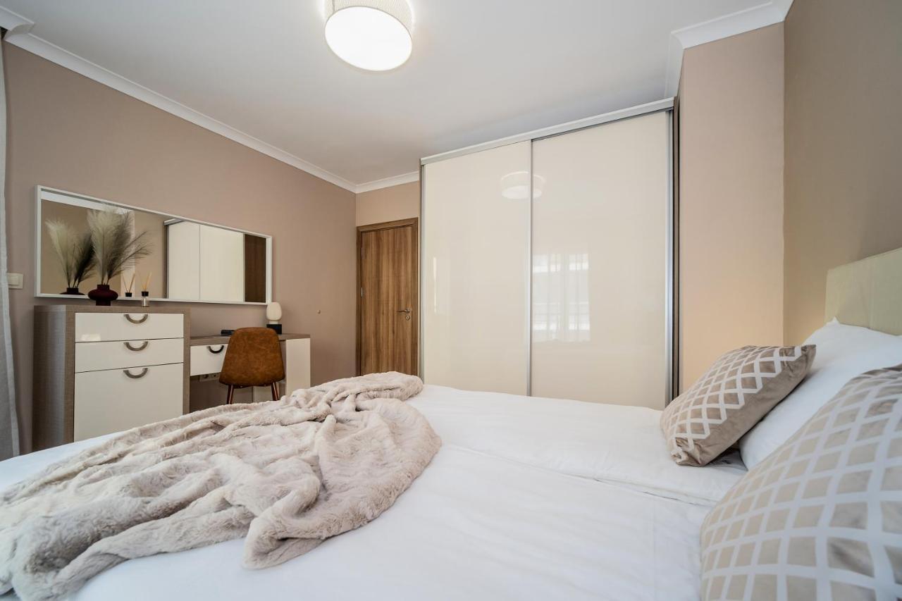 Comfy Luxury Center Apartment Варна Экстерьер фото