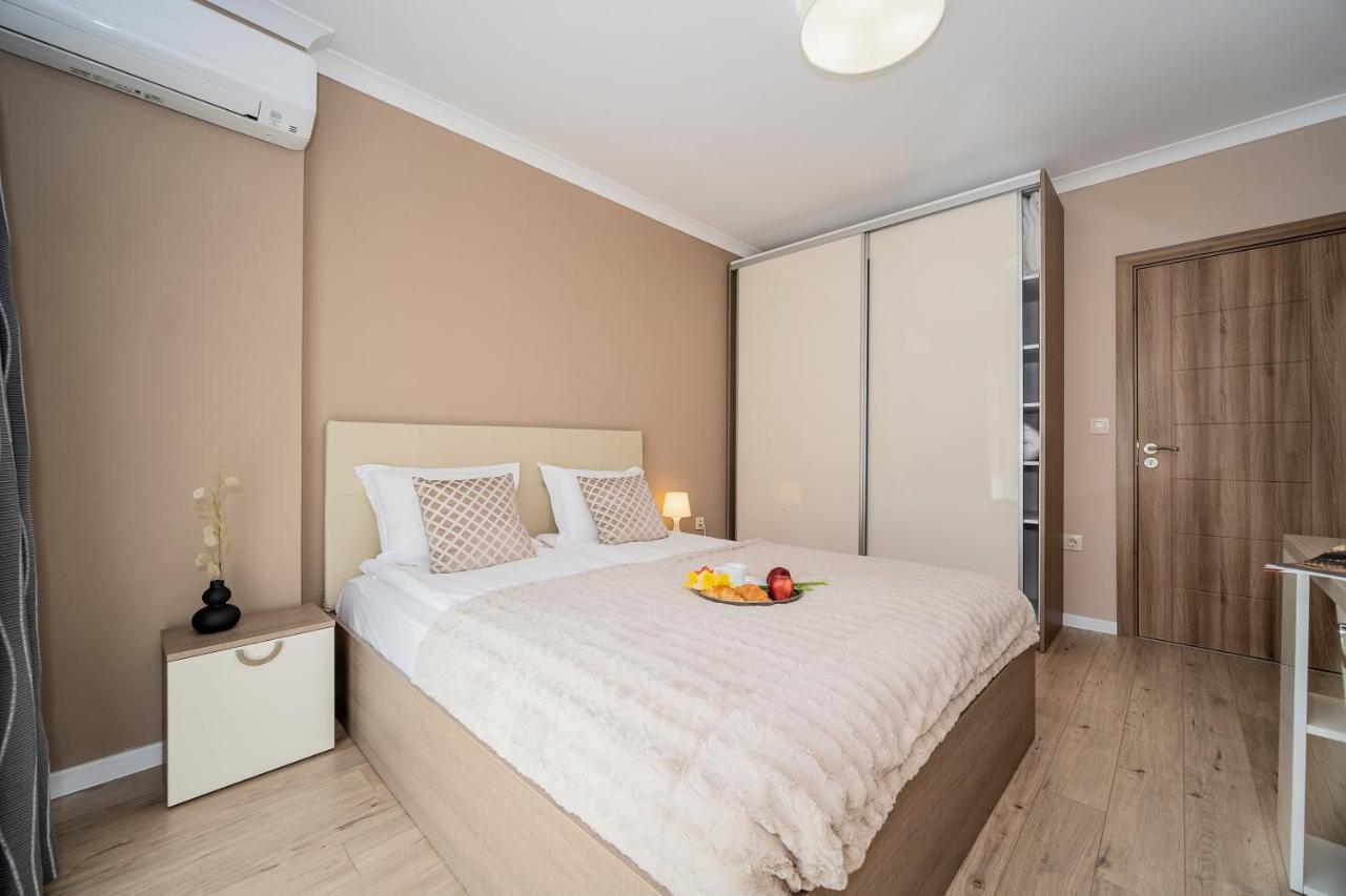 Comfy Luxury Center Apartment Варна Экстерьер фото